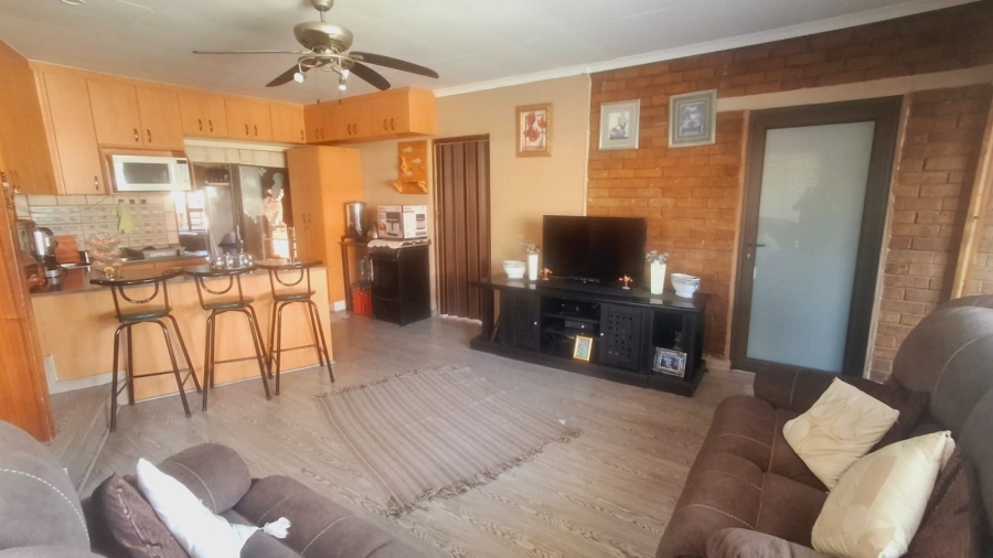 5 Bedroom Property for Sale in Vaalpark Free State